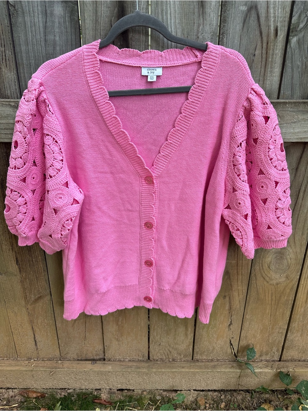 Crown & Ivy pink scalloped edge cardigan